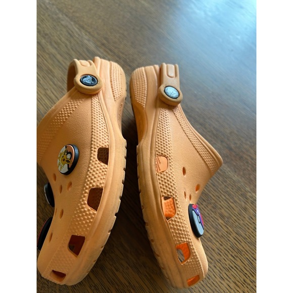 Crocs with 6 Charms – Peachy‎ Orange – Size 4/6 - Picture 8 of 8